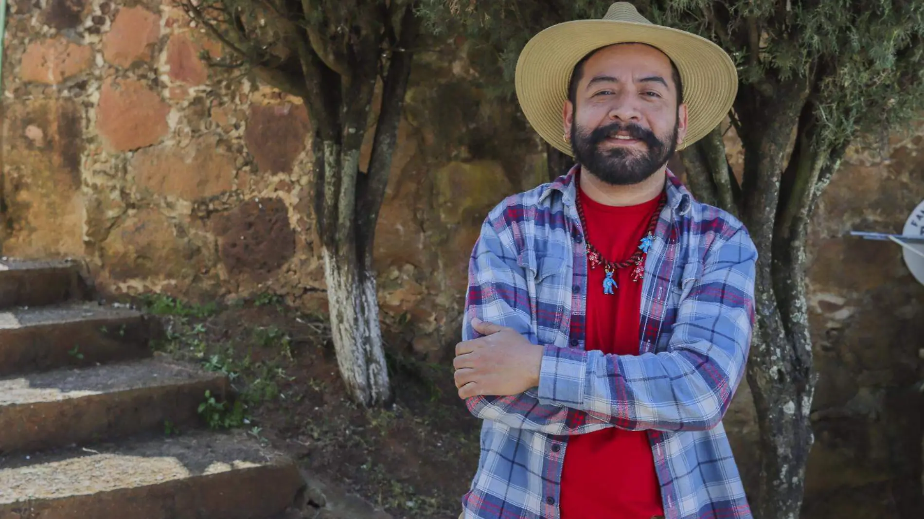 FOTO PRINCIPAL SJR Santiago Savi muestra su amor por los pueblos originarios